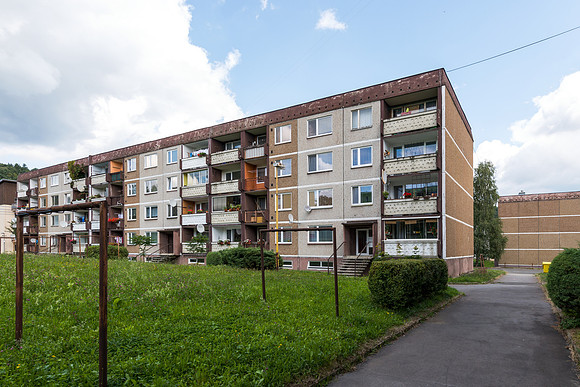 DK 708 (003)